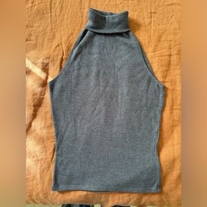 Sleeveless reformation top turtleneck size small gray color